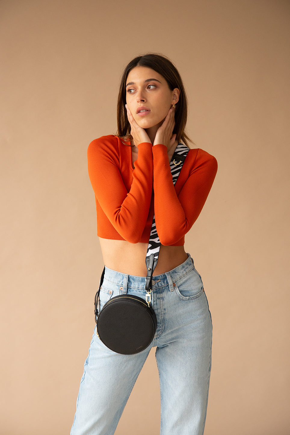 Schwarze runde Tasche